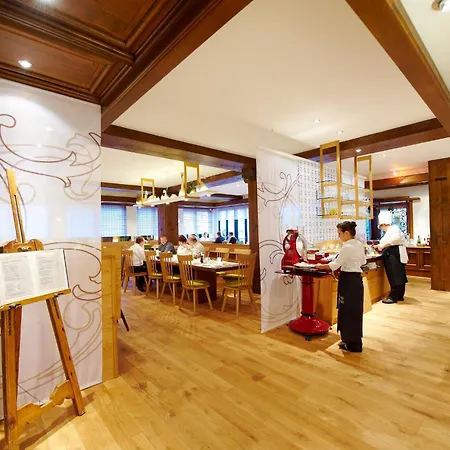 Schwanen Boutique & Restaurant 호텔 4*